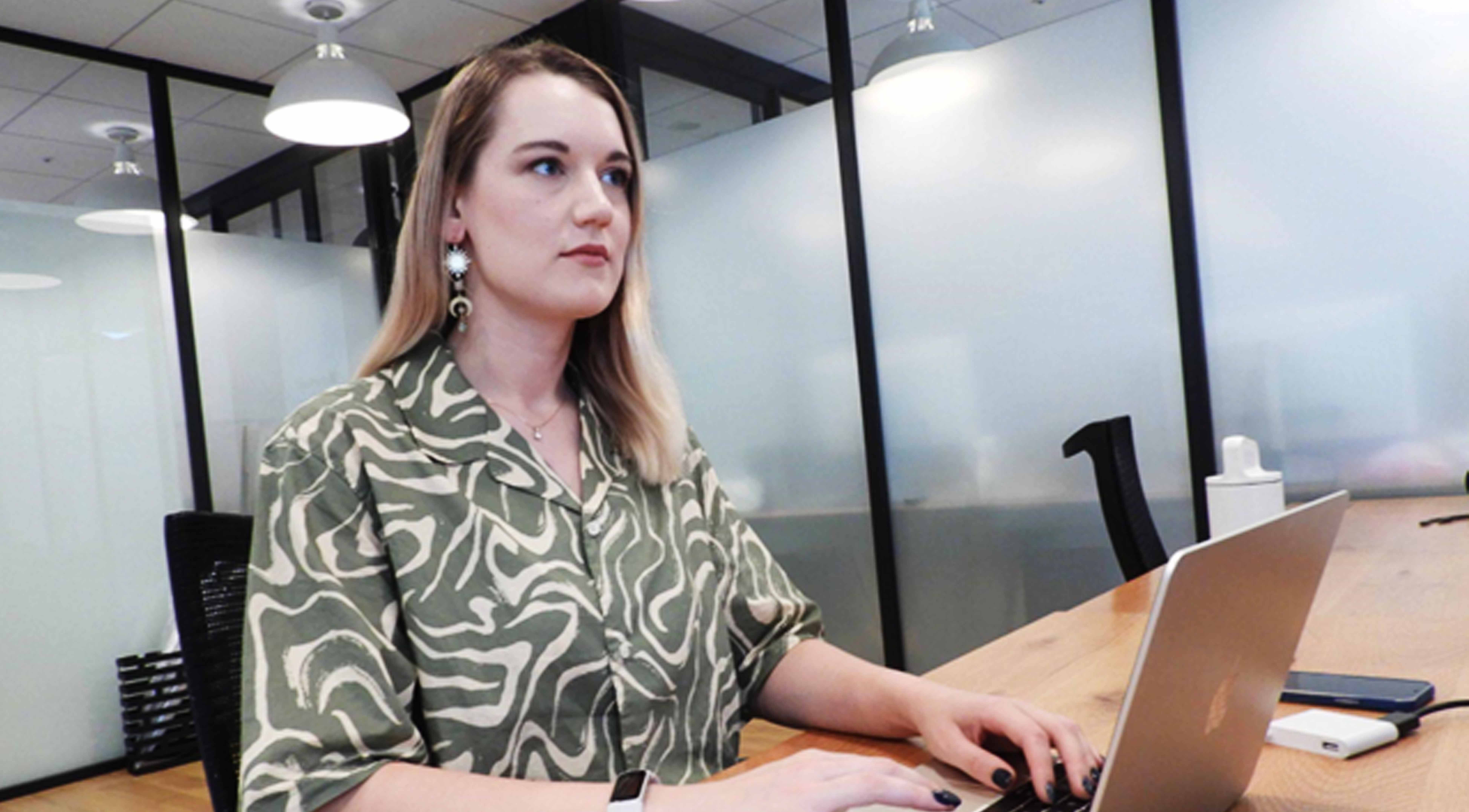 アンナさんの仕事風景